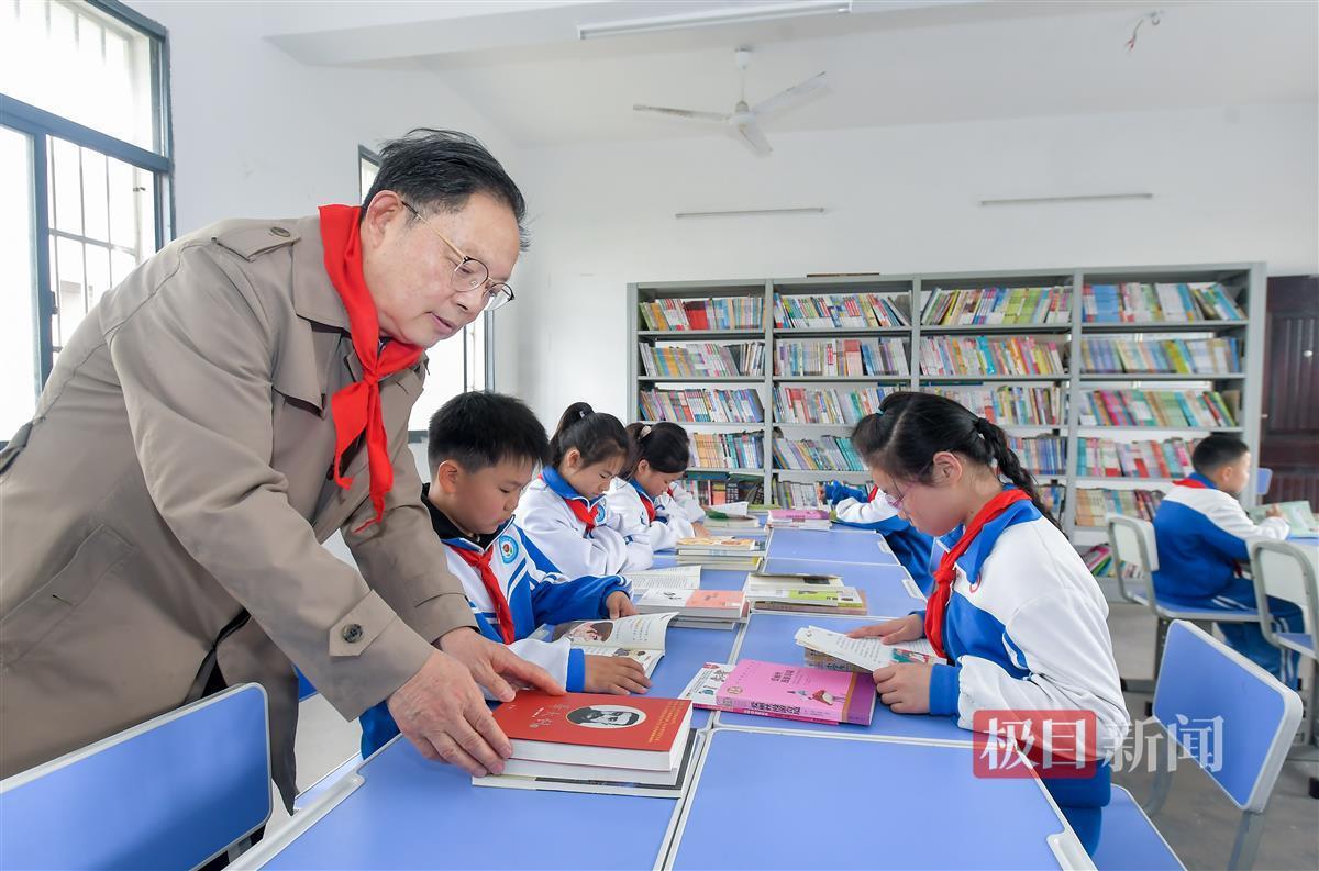 回访书屋，赠送墨宝！跃莱爱心持续助力乡村儿童成长